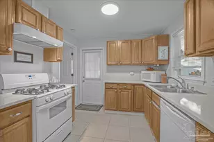 1100 W Zarragossa St, Pensacola, FL 32502 - Photo 14