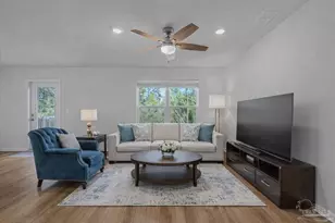 5872 Belmont Stakes Rd, Pensacola, FL 32526 - Photo 10