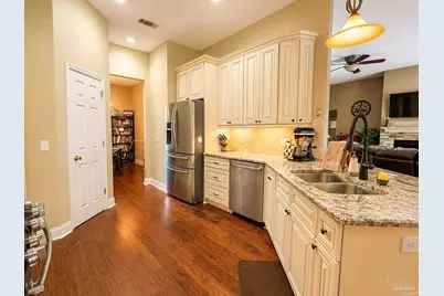 5089 Pine Hollow Dr, Pensacola, FL 32505 - Photo 10
