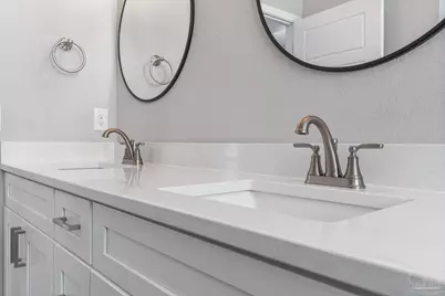 8425 Tippin Ave, Pensacola, FL 32504 - Photo 16