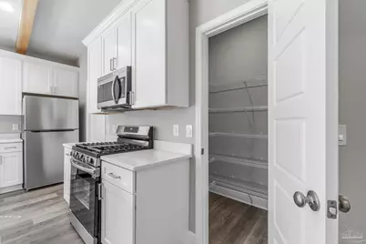 8425 Tippin Ave, Pensacola, FL 32504 - Photo 10