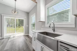 8425 Tippin Ave, Pensacola, FL 32504 - Photo 4