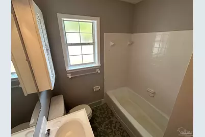 923 S Madison Dr, Pensacola, FL 32505 - Photo 14