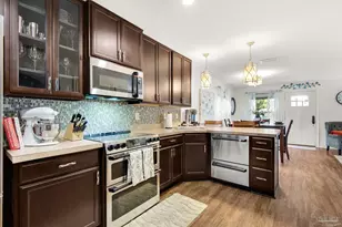 327 N Reus St, Pensacola, FL 32501 - Photo 14