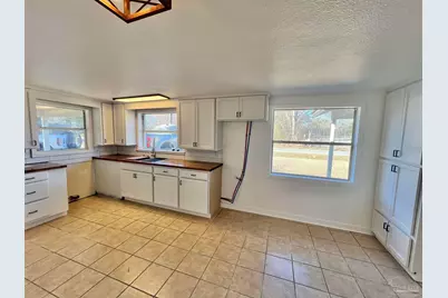 111 Swift St, Atmore, AL 36502 - Photo 6