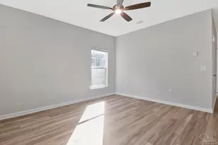 1105 W Gonzales St, Pensacola, FL 32501 - Photo 8