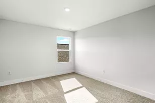 8601 Russellcross Blvd, Pensacola, FL 32507 - Photo 18