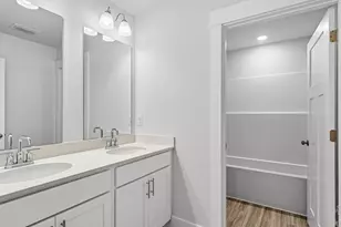 8601 Russellcross Blvd, Pensacola, FL 32507 - Photo 12