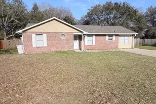 4252 Castille Ave, Milton, FL 32571 - Photo 2