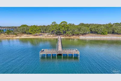 1157 N Bayshore Dr, Valparaiso, FL 32580 - Photo 2