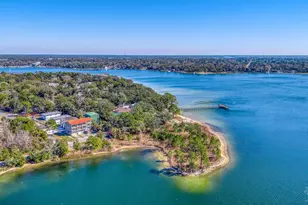 1157 N Bayshore Dr, Valparaiso, FL 32580 - Photo 1