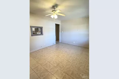 1010 Hawthorn Dr, Pensacola, FL 32507 - Photo 4