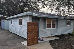 1010 Hawthorn Dr, Pensacola, FL 32507 - Photo 2