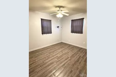 1010 Hawthorn Dr, Pensacola, FL 32507 - Photo 8