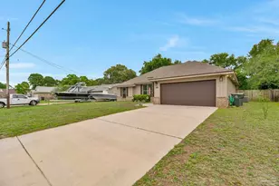10921 Bridge Creek Dr, Pensacola, FL 32506 - Photo 2