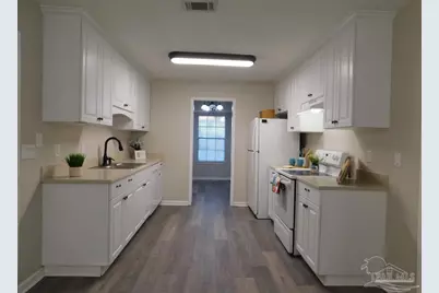 5827 Princeton Dr, Pensacola, FL 32526 - Photo 10