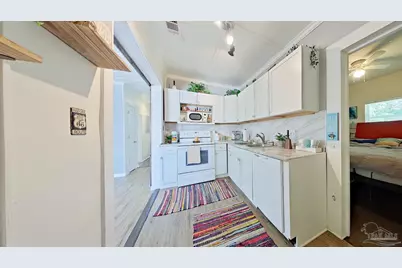 10 N Jamaica St, Pensacola, FL 32507 - Photo 10