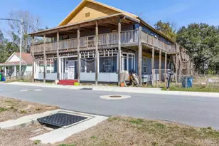 426 Front St, Century, FL 32535 - Photo 2