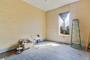 426 Front St, Century, FL 32535 - Photo 36