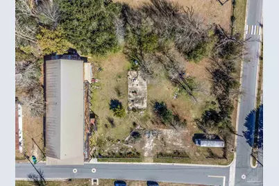 426 Front St, Century, FL 32535 - Photo 20