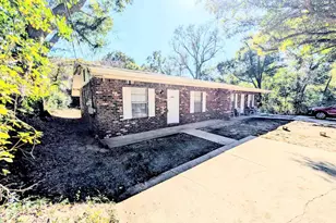 23 Redwood Cir, Pensacola, FL 32506 - Photo 2