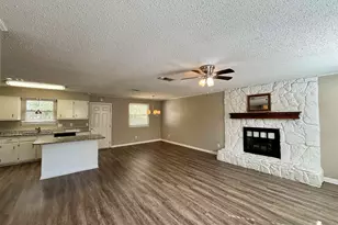 2912 Breckenridge Dr, Pensacola, FL 32526 - Photo 4