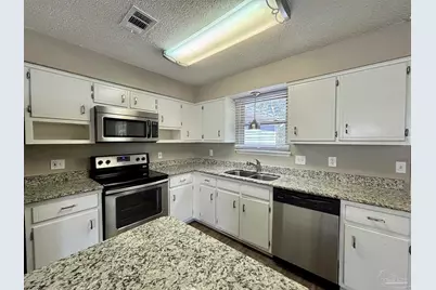 2912 Breckenridge Dr, Pensacola, FL 32526 - Photo 10