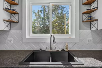 536 S 2nd St, Pensacola, FL 32507 - Photo 12