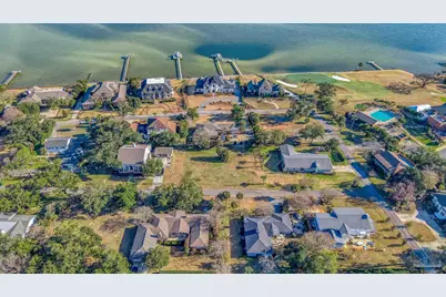 1009 Harbourview Cir, Pensacola, FL 32507 - Photo 2