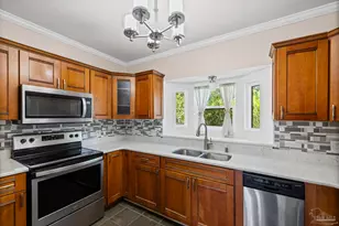 120 Baybridge Dr, Gulf Breeze, FL 32561 - Photo 4