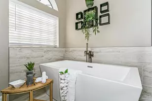 2099 Juno Cir, Pensacola, FL 32526 - Photo 22