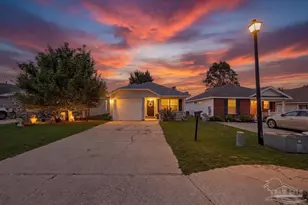 810 Hanover Dr, Pensacola, FL 32526 - Photo 1