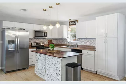 5471 Bonanza Dr, Gulf Breeze, FL 32563 - Photo 1