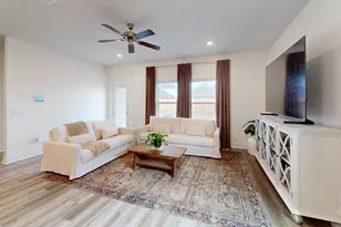 8130 Fir Tree Dr, Milton, FL 32583 - Photo 2