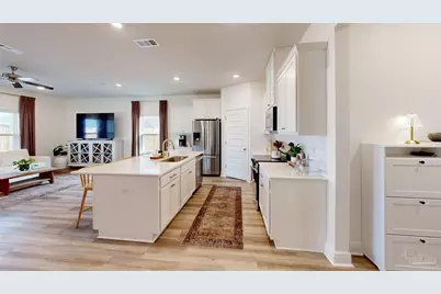 8130 Fir Tree Dr, Milton, FL 32583 - Photo 6