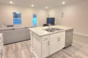 710-B Giese Ln, Pensacola, FL 32506 - Photo 6