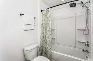 2536 Sutton Pl Dr, Cantonment, FL 32533 - Photo 16