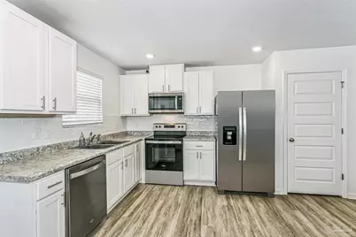 2536 Sutton Place Dr, Cantonment, FL 32533 - Photo 8