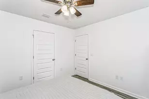 2536 Sutton Pl Dr, Cantonment, FL 32533 - Photo 12