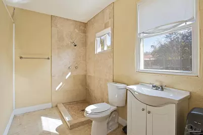 1808 N Reus St, Pensacola, FL 32501 - Photo 32