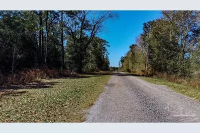 1A Hatfield Ln, Pace, FL 32571 - Photo 2