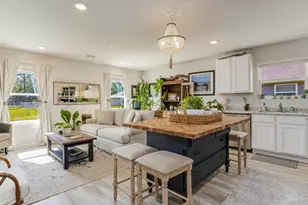 2568 Sutton Pl Dr, Cantonment, FL 32533 - Photo 1