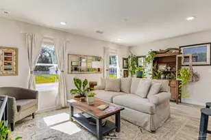 2568 Sutton Pl Dr, Cantonment, FL 32533 - Photo 10