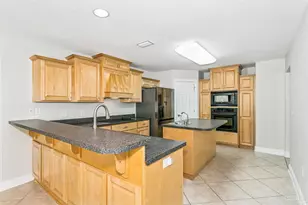 5643 Dunbar Cir, Milton, FL 32583 - Photo 12