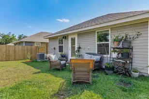 2568 Sutton Pl Dr, Cantonment, FL 32533 - Photo 32