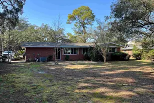 104 Navarre St, Gulf Breeze, FL 32561 - Photo 32