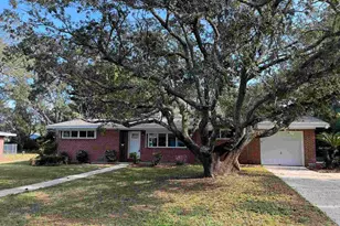 104 Navarre St, Gulf Breeze, FL 32561 - Photo 1