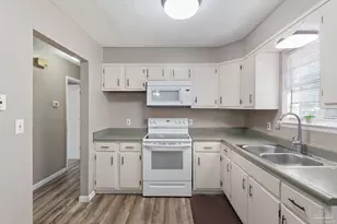 1811 Dewrell Square, Pensacola, FL 32504 - Photo 10