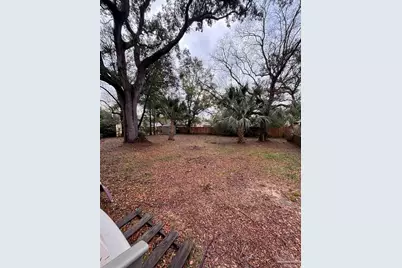 1811 Dewrell Sq, Pensacola, FL 32504 - Photo 10