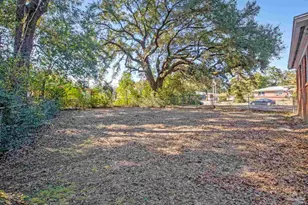 6589 Cedar St, Milton, FL 32570 - Photo 8